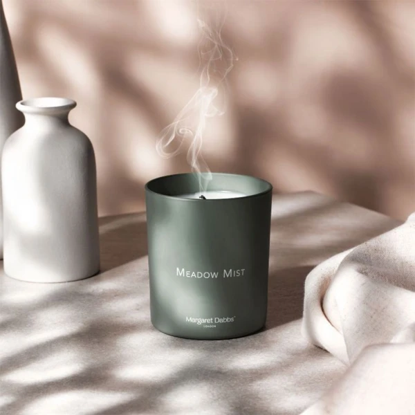 Margaret Dabbs Meadow Mist - Bergamot & Petitgrain Luxury Scented Candle 220 gram - Foto 4
